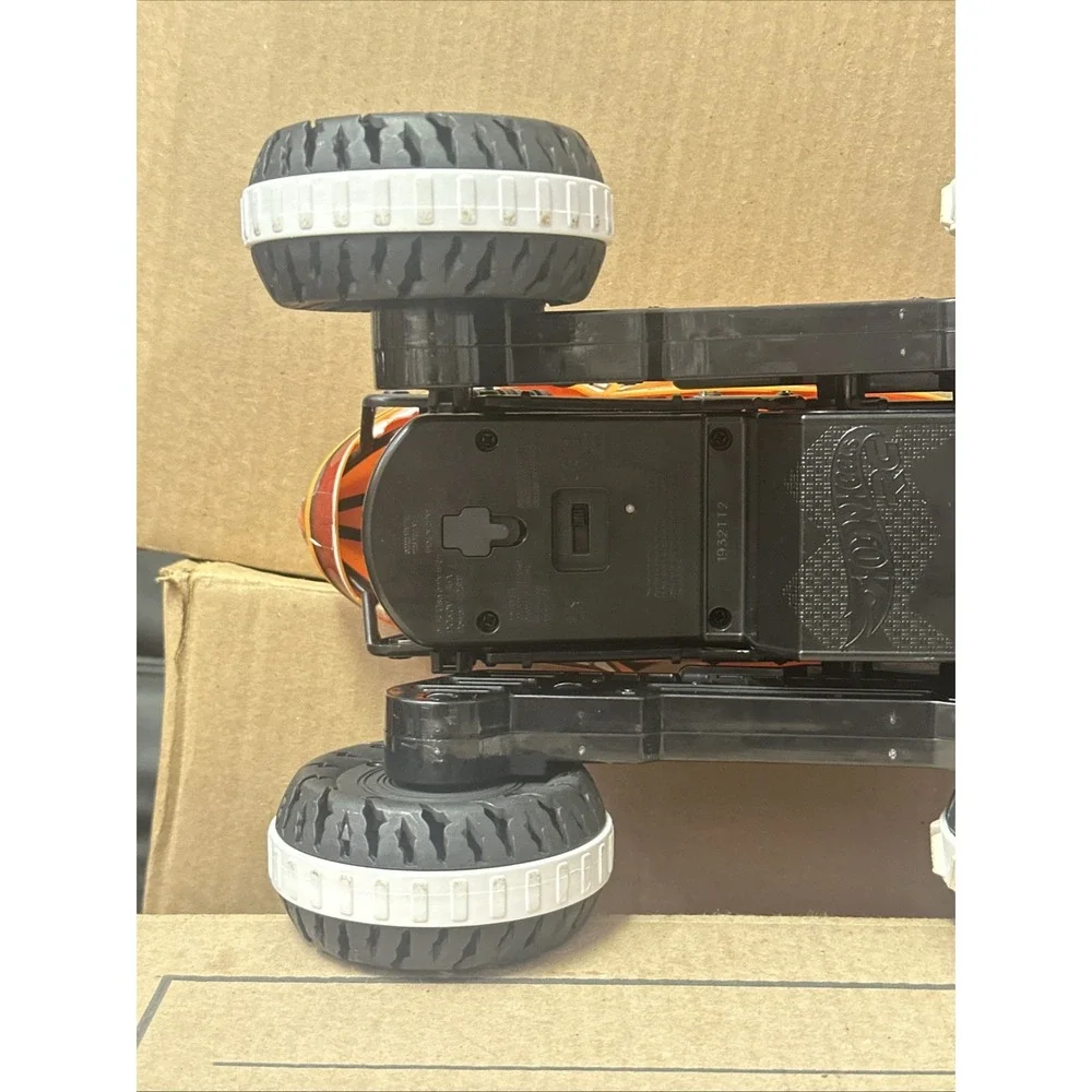 Hot Wheels Tiger Shark Remote Control Car w/ Controller, Orange&Black (untested)